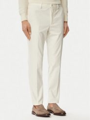 BOSS Chinosy Kaiton1 50543945 Kremowy Regular Fit. Białe eleganckie spodnie męskie Boss, m, bez wzorów, z syntetyku. Za 749.99 zł.