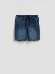 Jeansowe szorty jogger - indigo jeans. Niebieskie szorty męskie Reserved, bez wzorów, z denimu. Za 99.99 zł.