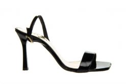Sandały Bayla-159 4581 090-P Czarny Naplak 159136, Skóra naturalna - 37. Czarne sandały damskie Bayla, bez wzorów, z materiału, bez obcasa, na obcasie, bez zapięcia. W wyprzedaży za 179.10 zł.