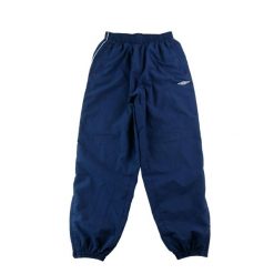 Second life - Spodnie dresowe męskie Umbro vintage Y2K granatowe - Jak nowy. Niebieskie spodnie sportowe męskie Umbro, m, bez wzorów, z dresówki, do biegania. Za 127.76 zł.