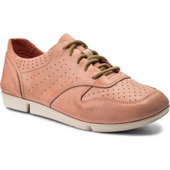 Półbuty CLARKS - Tri Actor 261241524 Coral Leather. Czerwone półbuty damskie Clarks, z nubiku. W wyprzedaży za 239.00 zł.
