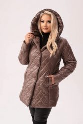 Beżowa zimowa kurtka Alina - wyjątkowe połączenie tkanin PLUS SIZE XXL OVERSIZE. Brązowe kurtki damskie Moda Size Plus Iwanek, na jesień, plus size, bez wzorów, z poliesteru, bez kaptura. W wyprzedaży za 299.90 zł.