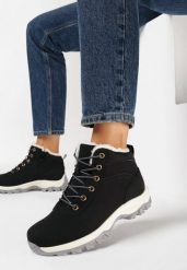 Czarne Ocieplane Traperki na Grubej Podeszwie Agolek. Czarne śniegowce i trapery damskie Born2be. Za 89.99 zł.