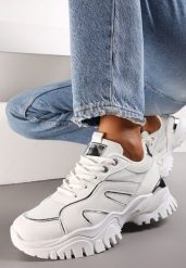 Białe Sportowe Sneakersy na Grubej Podeszwie z Ozdobnymi Aplikacjami Sossi. Białe obuwie sportowe damskie Renee, z aplikacjami. Za 109.99 zł.