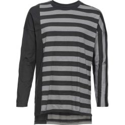 Shirt w paski bonprix ciemnoszaro-jasnoszary w paski. Bluzki damskie bonprix. Za 21.99 zł.