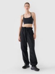 4F Spodnie casual parachute oversize damskie - czarne L. Czarne spodnie materiałowe damskie 4f, l, bez wzorów, z bawełny. W wyprzedaży za 59.99 zł.