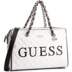 Torebka GUESS - HWVY71 75070 WML. Białe torebki do ręki damskie marki Guess, z aplikacjami, ze skóry ekologicznej. W wyprzedaży za 479.00 zł.