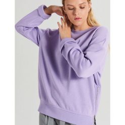 Gładka bluza z zamkami - Fioletowy. Fioletowe bluzy damskie Cropp, l, bez wzorów, bez kaptura. Za 69.99 zł.