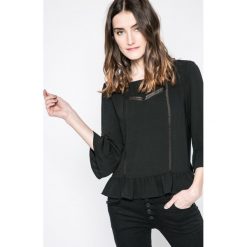 Answear - Bluzka Genepi. Szare bluzki damskie ANSWEAR, z poliesteru, casualowe, z dekoltem w łódkę. W wyprzedaży za 59.90 zł.