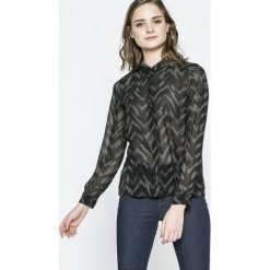 Vero Moda - Koszula Katinka. Czarne koszule damskie Vero Moda, z poliesteru, casualowe, z klasycznym kołnierzykiem, z długim rękawem. W wyprzedaży za 34.90 zł.