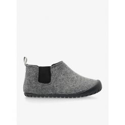 Kapcie Gumbies Brumby Boots. Szare kapcie damskie Gumbies, bez wzorów, bez obcasa. Za 156.99 zł.