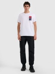 4F T-shirt regular z nadrukiem męski - biały M. Białe t-shirty męskie 4f, m, bez wzorów, bez kołnierzyka. Za 69.99 zł.