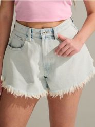 Szorty jeansowe o luźnym kroju high waist - niebieski. Niebieskie szorty damskie Sinsay, l, bez wzorów, z jeansu, z podwyższonym stanem. W wyprzedaży za 55.99 zł.