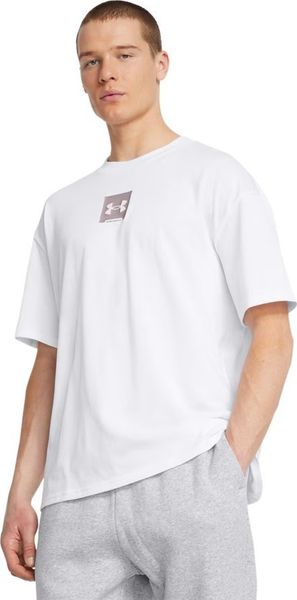 Under Armour Koszulka Under Armour UA Męski T-shirt z nadrukiem M Hw Os Sm Box Ss - biały XXL. Białe t-shirty męskie Under Armour, m, bez wzorów, bez kołnierzyka. Za 119.90 zł.