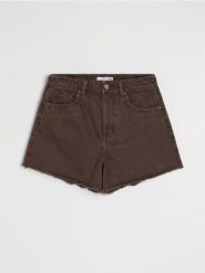 Szorty jeansowe high waist - brązowy. Brązowe szorty damskie Sinsay, bez wzorów, z jeansu, z podwyższonym stanem. Za 49.99 zł.