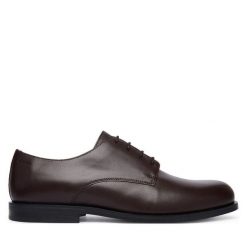 Półbuty Calvin Klein. Brązowe eleganckie półbuty Calvin Klein, wizytowe, bez zapięcia. Za 649.99 zł.