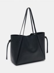 Torba shopper z kosmetyczką, z imitacji skóry - czarny. Czarne torebki shopper damskie Sinsay, bez wzorów, ze skóry, bez dodatków. Za 49.99 zł.