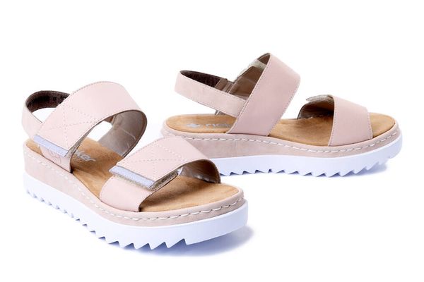RIEKER V4475-31 pink, sandały damskie. Brązowe sandały damskie Rieker, bez wzorów, bez obcasa, na koturnie, bez zapięcia. Za 319.90 zł.