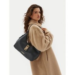 Torebka Steve Madden. Czarne torebki do ręki damskie Steve Madden, bez wzorów, klasyczne, bez dodatków. Za 469.99 zł.