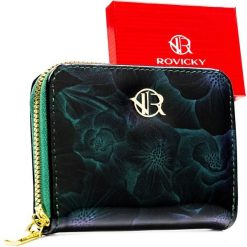 Elegancki portfel damski wykonany ze skóry ekologicznej w zielonym kolorze ze wzorem w kwiaty - Rovicky. Zielone portfele damskie ROVICKY, bez wzorów, ze skóry ekologicznej. Za 29.99 zł.
