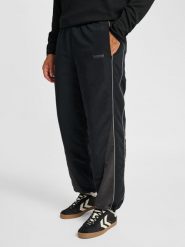 Spodnie dresowe Hummel. Czarne spodnie dresowe damskie Hummel, xl, bez wzorów, z dresówki. Za 288.95 zł.