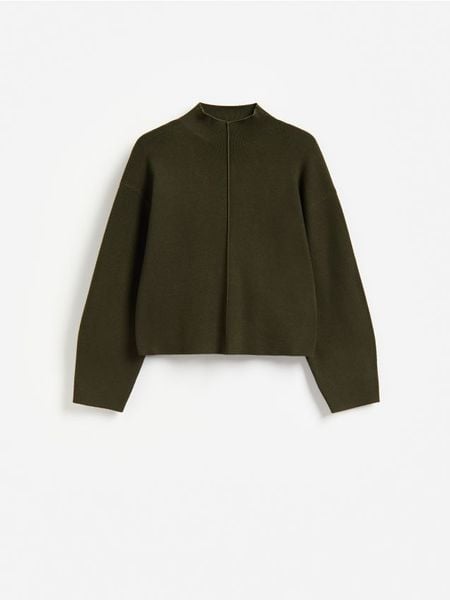 Sweter z dodatkiem wiskozy - ciemnozielony. Zielone swetry damskie Reserved, l, bez wzorów, z dzianiny, bez kołnierzyka, bez ramiączek, krótkie, bez kaptura. Za 129.99 zł.
