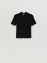 T-shirt z aplikacją - czarny. Czarne t-shirty damskie Reserved, l, z aplikacjami, z bawełny, bez kołnierzyka. Za 79.99 zł.