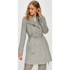 Vero Moda - Płaszcz Two Dope. Czarne kurtki damskie Vero Moda, l, bez wzorów, z materiału, bez kaptura. W wyprzedaży za 259.90 zł.