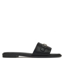 Klapki Nine West. Czarne klapki damskie Nine West, bez wzorów, bez obcasa. Za 149.99 zł.