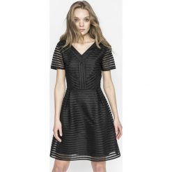 Only - Sukienka Puff. Czarne sukienki damskie Only, z koronki, casualowe, z krótkim rękawem. W wyprzedaży za 159.90 zł.