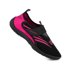 Buty do wody pływania na plażę rafę jeżowce na rzep różowe 133L. Czarne obuwie sportowe damskie ProWater, bez wzorów, do pływania. Za 39.99 zł.