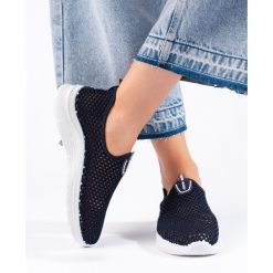 Ażurowe wsuwane granatowe buty sportowe niebieskie. Niebieskie obuwie sportowe damskie w ażurowe wzory. Za 86.94 zł.