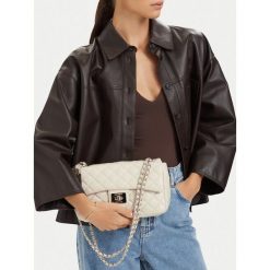 Torebka Nine West. Białe torebki do ręki damskie Nine West, bez wzorów, klasyczne, bez dodatków. Za 229.99 zł.