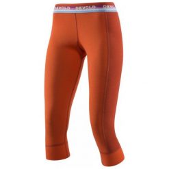 Devold Spodnie Damskie Hiking Woman 3/4 Long Johns Brick M. Różowe spodnie sportowe damskie Devold, ze skóry. W wyprzedaży za 209.00 zł.