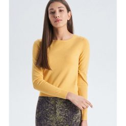 Gładki sweter - Żółty. Swetry damskie Cropp. W wyprzedaży za 29.99 zł.