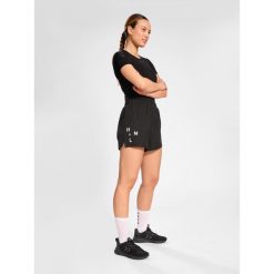 Szorty damskie Hummel Active Court Wov. Czarne obuwie sportowe damskie Hummel, bez wzorów, z materiału, sportowe, na fitness i siłownię. Za 196.50 zł.