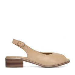 Sandały Go Soft. Brązowe sandały damskie GO SOFT, bez wzorów, bez obcasa, na słupku, bez zapięcia. Za 169.99 zł.
