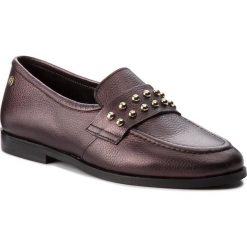 Półbuty TOMMY HILFIGER - Round Stud Loafer FW0FW03576 Decadent Chocolate 296. Czerwone półbuty damskie Tommy Hilfiger, ze skóry. W wyprzedaży za 479.00 zł.