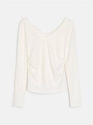 Bluzka z marszczeniami z domieszką wiskozy - kremowy. Białe bluzki damskie Sinsay, l, bez wzorów, z wiskozy, bez kołnierzyka, bez ramiączek. Za 29.99 zł.