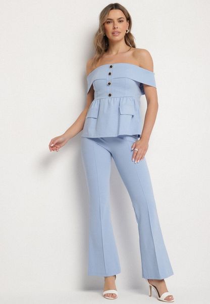 Niebieski Komplet Garniturowy Bluzka Hiszpanka z Guzikami i Spodnie Dzwony Yaskio. Niebieskie bluzki damskie Born2be, l, z aplikacjami, glamour, bez kołnierzyka, bez ramiączek. Za 199.99 zł.