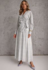 Niebieski Bawełniany Komplet w Kratę Rozkloszowana Spódnica i Bluzka z Wiązaniem Allisa. Niebieskie bluzki damskie Renee, l, bez wzorów, z bawełny, eleganckie, bez kołnierzyka, bez ramiączek. Za 199.99 zł.