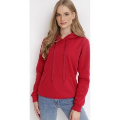 Czerwona Bluza z Kapturem Kasseia. Czerwone bluzy damskie Born2be, l, bez wzorów, z dzianiny, z kapturem. Za 39.99 zł.