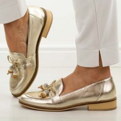 Złote skórzane Polskie mokasyny damskie Deoni D042. Żółte mokasyny damskie Deoni, z jeansu, casualowe. Za 449.00 zł.