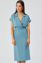 Elegancka sukienka z kołnierzem niebieska. Niebieskie sukienki damskie Sukienki.shop, do pracy, l, bez wzorów, z elastanu, biznesowe, bez kołnierzyka, bez ramiączek, midi, dopasowane. Za 349.00 zł.