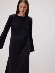 Sukienka maxi z rozcięciem - czarny. Czarne sukienki damskie Reserved, l, bez wzorów, z tkaniny, bez kołnierzyka, bez ramiączek, maxi. W wyprzedaży za 129.99 zł.