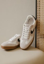 Beżowe Skórzane Sneakersy Tenisówki z Geometrycznym Wzorem Mirathe. Brązowe trampki i tenisówki damskie Born2be, bez wzorów, biznesowe, bez zapięcia. Za 159.99 zł.