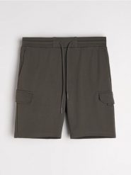 Szorty slim cargo - zielony. Zielone szorty męskie Sinsay, l, bez wzorów. Za 49.99 zł.