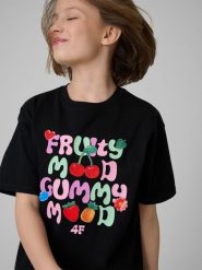 Дитячий t-shirt loose з принтом - чорний. T-shirty damskie 4f, bez wzorów, bez kołnierzyka. Za 579.90 zł.