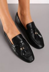 Czarne Mokasyny Typu Loafersy z Metaliczną Klamerką Akovia. Czarne mokasyny damskie Renee, eleganckie. Za 74.99 zł.