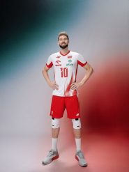 4F Koszulka meczowa replika domowa męska 4F x Polska Siatkówka - biała L. Białe koszulki sportowe męskie 4f, l, bez wzorów, z dzianiny, klasyczne, bez kołnierzyka. Za 199.99 zł.